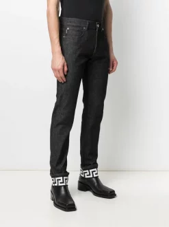 Versace 1D040 Black Jean Droit à Détails Graphiques Homme -Pas Cher Versace Boutique 15981920 30920379 600