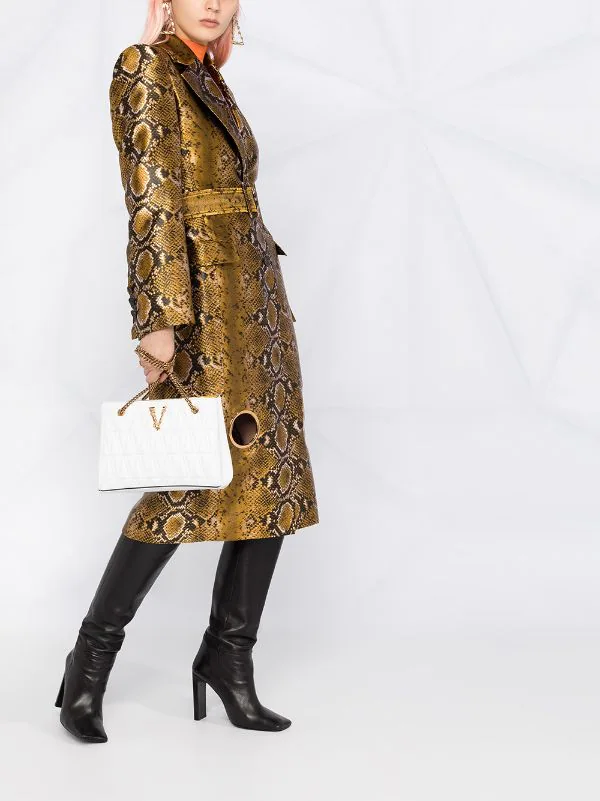 Versace Sac Cabas Matelassé à Plaque Logo 1W00V WHITE 2 Versace Sac Cabas Matelassé à Plaque Logo 1W00V WHITE – Image 2