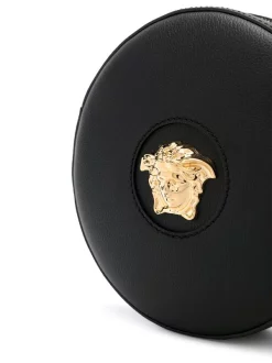 Versace KVO41 NERO ORO VERSACE Sac Porté épaule à Motif Medusa Femme 10 Versace KVO41 NERO ORO VERSACE Sac Porté épaule à Motif Medusa Femme -Pas Cher Versace Boutique 16287622 558a892a 83c7 4f65 be2c 77ad7228457a 600