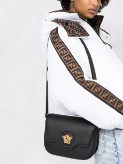 Versace Sac Porté épaule à Plaque Medusa Femme -Pas Cher Versace Boutique 16359718 10a8aabf d301 40ae aaa9 77af5c404ce6 600