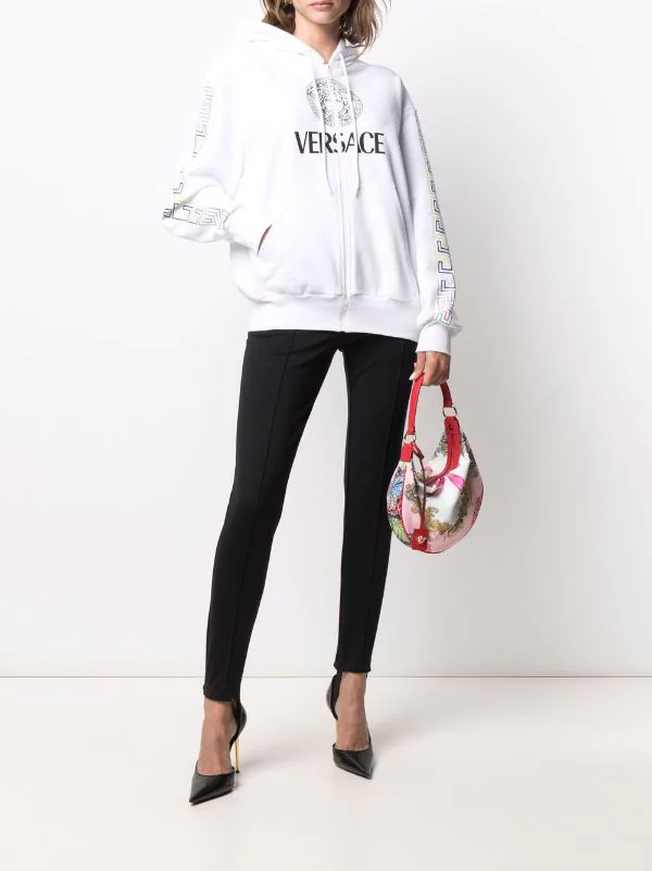 Versace 2W070 WHITE+MULTI Hoodie à Logo Imprimé Femme 2 Versace 2W070 WHITE+MULTI Hoodie à Logo Imprimé Femme – Image 2