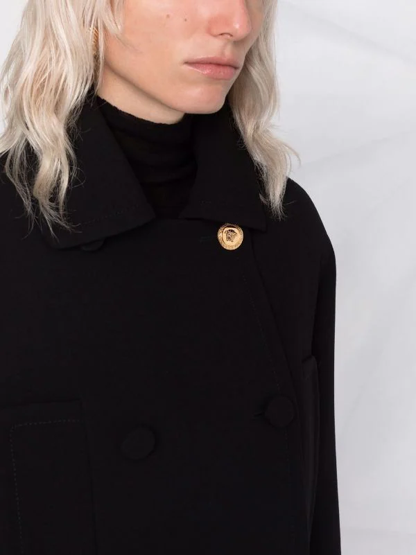 Versace Manteau à Simple Boutonnage 1B000 BLACK 3 Versace Manteau à Simple Boutonnage 1B000 BLACK – Image 3