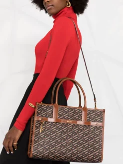 Versace Sac Cabas La Greca Signature 5B17V 8 Versace Sac Cabas La Greca Signature 5B17V -Pas Cher Versace Boutique 16817252 ff1f5300 7b9c 4a9c a53e 0c1e4f6d7915 600