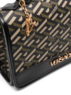 Versace Sac Porté épaule La Greca Signature Femme -Pas Cher Versace Boutique 16817253 dc3734ce 769e 4363 9882 f28e6a59a1f7 600