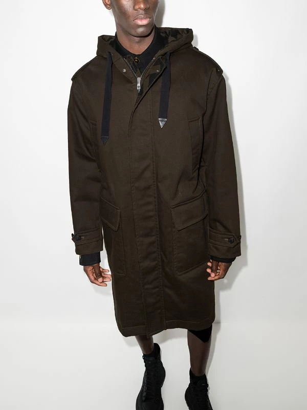 Versace 1N340 TOFFEE Parka à Imprimé La Greca Homme 2 Versace 1N340 TOFFEE Parka à Imprimé La Greca Homme – Image 2