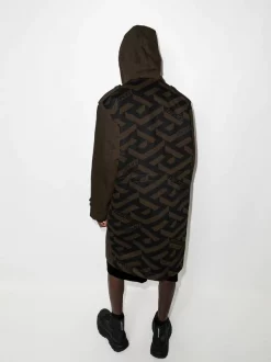 Versace 1N340 TOFFEE Parka à Imprimé La Greca Homme 7 Versace 1N340 TOFFEE Parka à Imprimé La Greca Homme -Pas Cher Versace Boutique 17111650 37643913 600