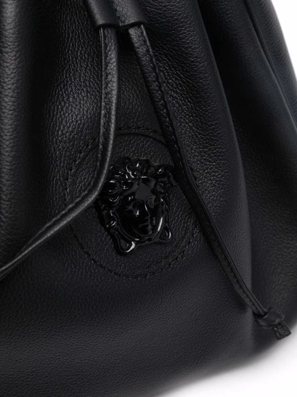 ( Nouvelle Collection ) Versace Sac Seau à Plaque Medusa K41NV BLACK BLACK VERSACE GOLD 4 ( Nouvelle Collection ) Versace Sac Seau à Plaque Medusa K41NV BLACK BLACK VERSACE GOLD – Image 4