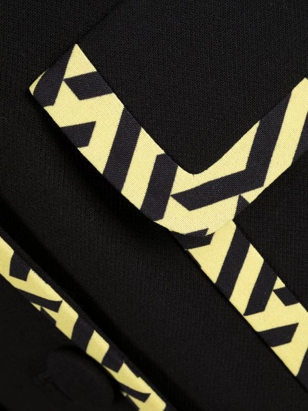 ( Nouvelle Collection ) Versace Manteau La Greca à Boutonnière Croisée 2B850 BLACK+PINEAPPLE 8 ( Nouvelle Collection ) Versace Manteau La Greca à Boutonnière Croisée 2B850 BLACK+PINEAPPLE – Image 8