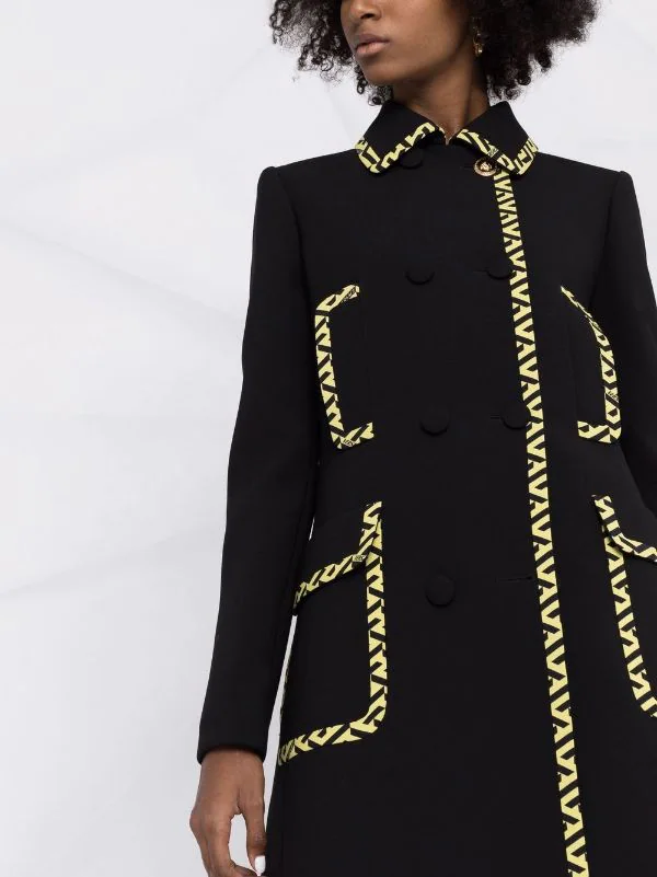 ( Nouvelle Collection ) Versace Manteau La Greca à Boutonnière Croisée 2B850 BLACK+PINEAPPLE 5 ( Nouvelle Collection ) Versace Manteau La Greca à Boutonnière Croisée 2B850 BLACK+PINEAPPLE – Image 5