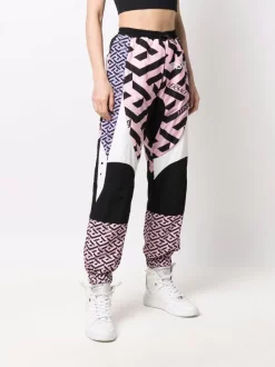 ( Nouvelle Collection ) Versace Pantalon De Jogging à Empiècements La Greca Femme 9 ( Nouvelle Collection ) Versace Pantalon De Jogging à Empiècements La Greca Femme -Pas Cher Versace Boutique 17333776 37865694 600