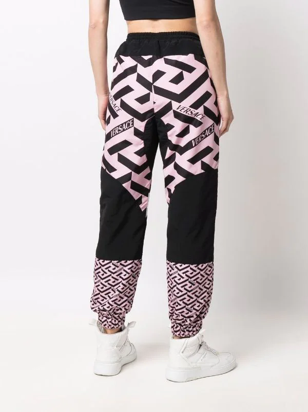 ( Nouvelle Collection ) Versace Pantalon De Jogging à Empiècements La Greca Femme 4 ( Nouvelle Collection ) Versace Pantalon De Jogging à Empiècements La Greca Femme – Image 4