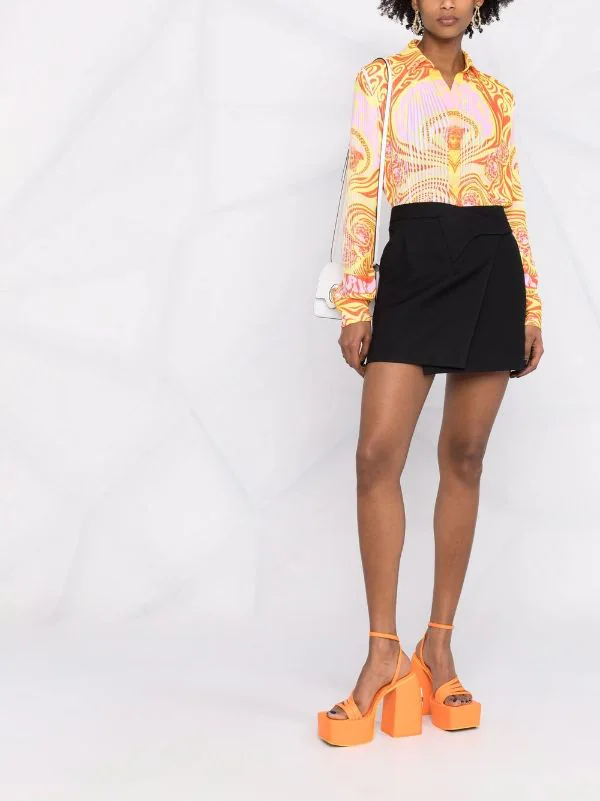 ( Nouvelle Collection ) Versace Chemise Medusa Music à Logo Imprimé 5Y100 PINEAPPLE+NEON ORANGE 2 ( Nouvelle Collection ) Versace Chemise Medusa Music à Logo Imprimé 5Y100 PINEAPPLE+NEON ORANGE – Image 2