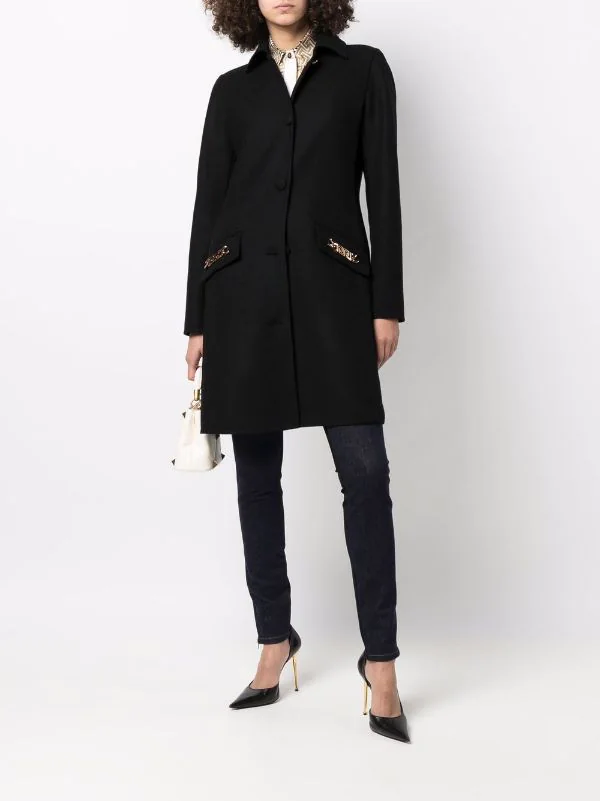 ( Nouvelle Collection ) Versace 1B000 BLACK Manteau Medusa à Simple Boutonnage Femme 2 ( Nouvelle Collection ) Versace 1B000 BLACK Manteau Medusa à Simple Boutonnage Femme – Image 2
