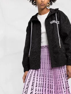 ( Nouvelle Collection ) Versace Veste Zippée à Imprimé Greca 1B000 BLACK -Pas Cher Versace Boutique 17333816 660e20b1 39c3 4c47 8761 74e03da99364 600