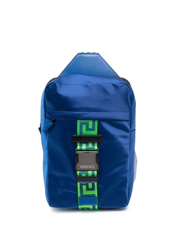 ( Nouvelle Collection ) Versace Sac à Dos Greca à Logo 2UA1E SAPPHIRE + NEONGREEN + RUTHENIUM 1 ( Nouvelle Collection ) Versace Sac à Dos Greca à Logo 2UA1E SAPPHIRE + NEONGREEN + RUTHENIUM