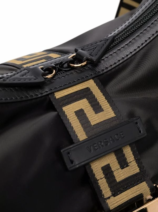 ( Nouvelle Collection ) Versace Sac Porté épaule à Détails Greca 2B15V BLACK+GOLD 4 ( Nouvelle Collection ) Versace Sac Porté épaule à Détails Greca 2B15V BLACK+GOLD – Image 4