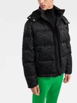 Versace 1B000 BLACK Doudoune La Greca Homme -Pas Cher Versace Boutique 17335252 18c147cc 6e15 447d 8d86 8f32df5fa099 600