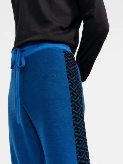( Nouvelle Collection ) Versace Pantalon De Jogging La Greca 1U820 SAPPHIRE -Pas Cher Versace Boutique 17336139 3fdef2f9 6989 49e0 8cfd aaf37f650c81 600