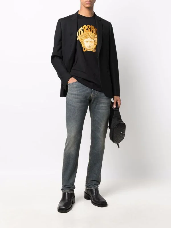 ( Nouvelle Collection ) Versace T-shirt à Motif Medusa Brodé 1B000 BLACK 2 ( Nouvelle Collection ) Versace T-shirt à Motif Medusa Brodé 1B000 BLACK – Image 2