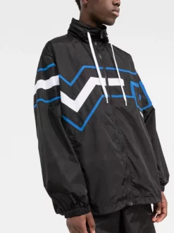 ( Nouvelle Collection ) Versace Veste De Sport Greca à Logo Imprimé 1B000 BLACK -Pas Cher Versace Boutique 17336172 424f213d e414 4dd6 9f6f c8dd8722bf51 600