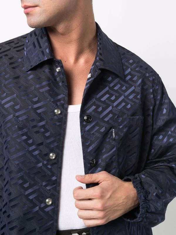 ( Nouvelle Collection ) Versace 1U830 NAVY Surchemise à Imprimé Greca Homme 5 ( Nouvelle Collection ) Versace 1U830 NAVY Surchemise à Imprimé Greca Homme – Image 5
