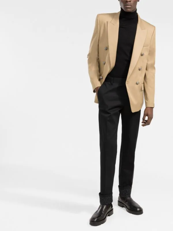 ( Nouvelle Collection ) Versace Pantalon Chino à Imprimé La Greca Homme 2 ( Nouvelle Collection ) Versace Pantalon Chino à Imprimé La Greca Homme – Image 2