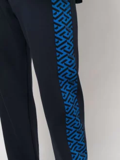 ( Nouvelle Collection ) Versace Pantalon De Jogging à Imprimé Greca 5U460 BLUNAVY SAPPHIRE 9 ( Nouvelle Collection ) Versace Pantalon De Jogging à Imprimé Greca 5U460 BLUNAVY SAPPHIRE -Pas Cher Versace Boutique 17336309 38406703 600