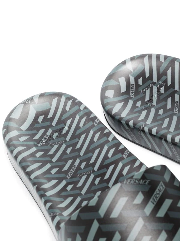 ( Nouvelle Collection ) Versace 5B050 NERO+GRIGIO Claquettes à Imprimé Greca Homme 4 ( Nouvelle Collection ) Versace 5B050 NERO+GRIGIO Claquettes à Imprimé Greca Homme – Image 4