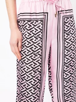 ( Nouvelle Collection ) Versace 5P210 Pantalon Fuselé En Soie à Motif Monogrammé Femme 11 ( Nouvelle Collection ) Versace 5P210 Pantalon Fuselé En Soie à Motif Monogrammé Femme -Pas Cher Versace Boutique 17548397 38140608 600