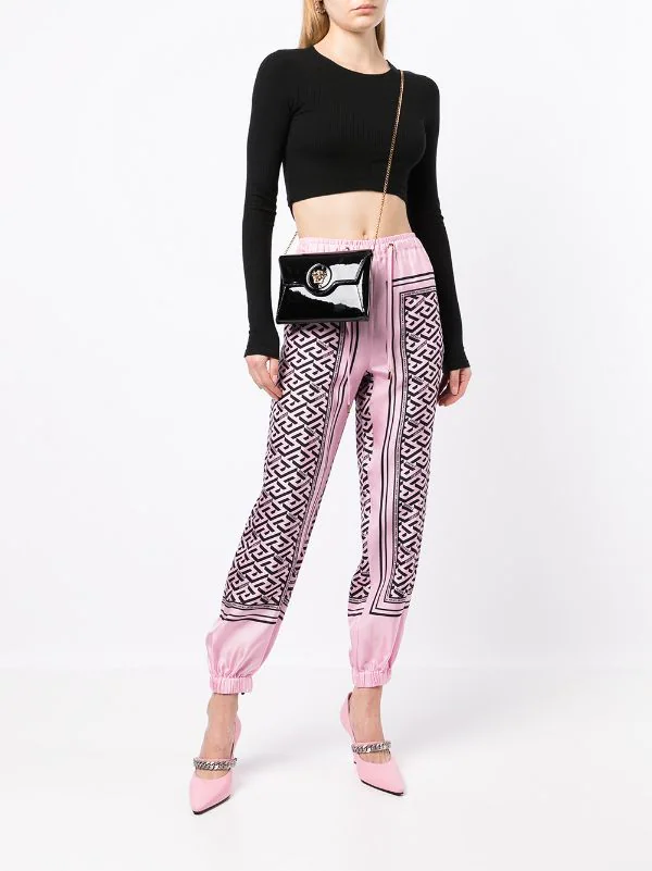 ( Nouvelle Collection ) Versace 5P210 Pantalon Fuselé En Soie à Motif Monogrammé Femme 2 ( Nouvelle Collection ) Versace 5P210 Pantalon Fuselé En Soie à Motif Monogrammé Femme – Image 2