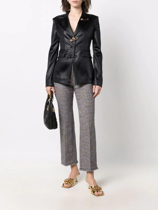 ( Nouvelle Collection ) Versace 1B000 BLACK Blazer à Détail D'épingle Femme 2 ( Nouvelle Collection ) Versace 1B000 BLACK Blazer à Détail D'épingle Femme – Image 2