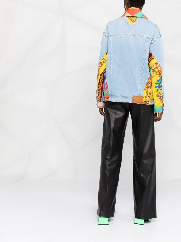 Versace Veste Royal Rebellion En Jean à Détail De Foulard 2D470 MEDIUM BLUE+MULTICOLOR 4 Versace Veste Royal Rebellion En Jean à Détail De Foulard 2D470 MEDIUM BLUE+MULTICOLOR – Image 4