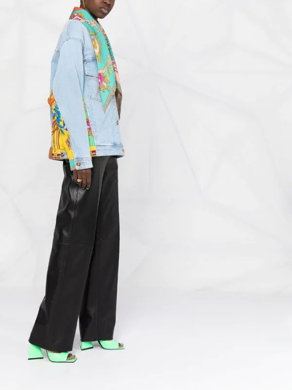 Versace Veste Royal Rebellion En Jean à Détail De Foulard 2D470 MEDIUM BLUE+MULTICOLOR 3 Versace Veste Royal Rebellion En Jean à Détail De Foulard 2D470 MEDIUM BLUE+MULTICOLOR – Image 3