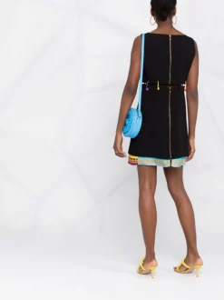 ( Nouvelle Collection ) Versace Robe Courte à Motif Barocco Goddess Safety Pin 1B000 BLACK 11 ( Nouvelle Collection ) Versace Robe Courte à Motif Barocco Goddess Safety Pin 1B000 BLACK -Pas Cher Versace Boutique 17679649 fcb5b25c d8a3 424d a964 2c3eecba2bcb 600