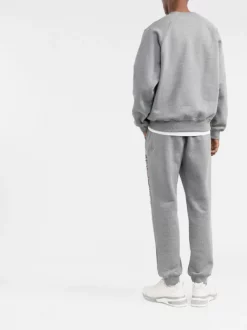 ( Nouvelle Collection ) Versace Pantalon De Jogging à Logo Brodé 1E090 LIGHT GREY -Pas Cher Versace Boutique 17694249 f8f5dbaf aa0f 40a6 8d8d b1cff1f0ff3c 600