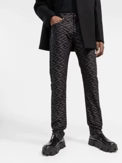 ( Nouvelle Collection ) Versace Jean Slim à Imprimé La Greca 1D040 BLACK 9 ( Nouvelle Collection ) Versace Jean Slim à Imprimé La Greca 1D040 BLACK -Pas Cher Versace Boutique 17842648 7cce0c4a f7c4 4732 931b d640c5b1eeaf 600