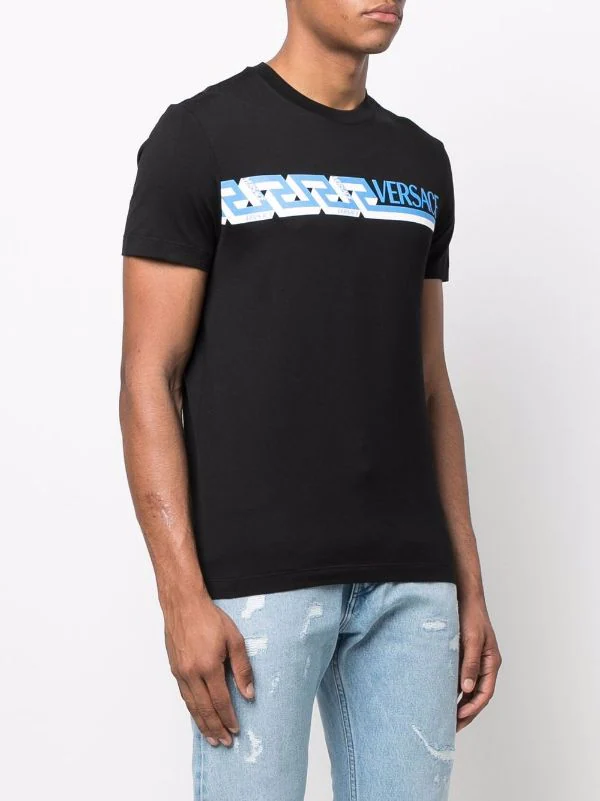 ( Nouvelle Collection ) Versace T-shirt à Logo Imprimé Homme 3 ( Nouvelle Collection ) Versace T-shirt à Logo Imprimé Homme – Image 3