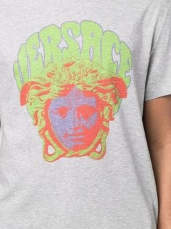 Versace 1E090 LIGHT GREY T-shirt à Imprimé Medusa Music Homme -Pas Cher Versace Boutique 17887861 37753446 600