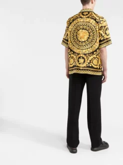 Versace Chemise En Soie à Imprimé Barocco 5B000 NERO + ORO -Pas Cher Versace Boutique 17889334 44306803 db49 4bb7 b80c 6ab2f9d00f39 600
