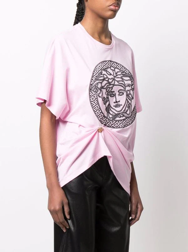 ( Nouvelle Collection ) Versace T-shirt Medusa à Fronces 1PB90 PINK 3 ( Nouvelle Collection ) Versace T-shirt Medusa à Fronces 1PB90 PINK – Image 3