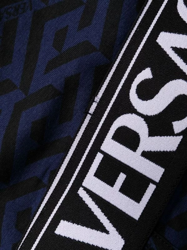 ( Nouvelle Collection ) Versace 5U280 NAVY + BLACK Slip Greek Key à Bande Logo Homme 3 ( Nouvelle Collection ) Versace 5U280 NAVY + BLACK Slip Greek Key à Bande Logo Homme – Image 3