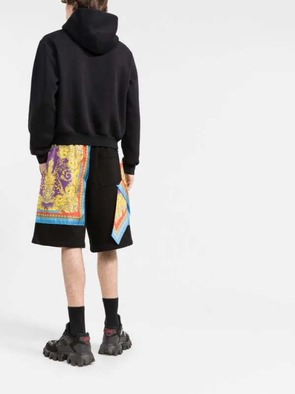 ( Nouvelle Collection ) Versace 1B000 BLACK Short De Sport à Imprimé Baroque Homme 4 ( Nouvelle Collection ) Versace 1B000 BLACK Short De Sport à Imprimé Baroque Homme – Image 4