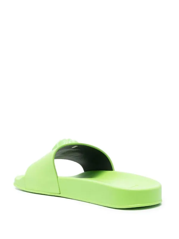 ( Nouvelle Collection ) Versace Claquettes à Logo Medusa 1GA30 NEON GREEN NEON GREEN 3 ( Nouvelle Collection ) Versace Claquettes à Logo Medusa 1GA30 NEON GREEN NEON GREEN – Image 3