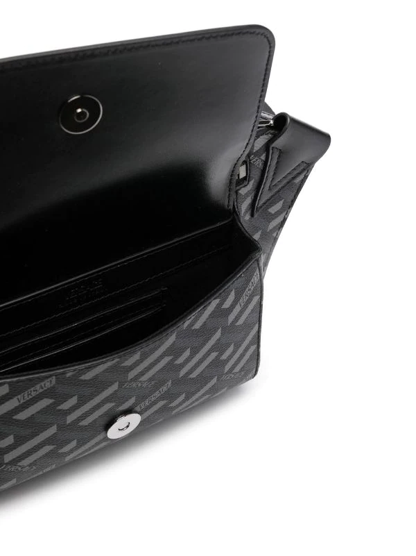 Versace Sac Banane à Imprimé La Greca 5B05E BLACK GREY RUTHENIUM 5 Versace Sac Banane à Imprimé La Greca 5B05E BLACK GREY RUTHENIUM – Image 5