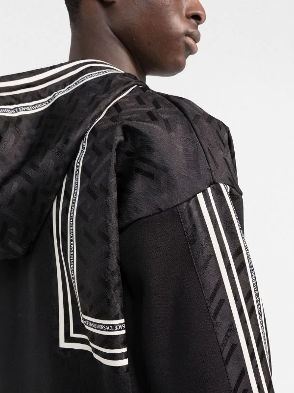 ( Nouvelle Collection ) Versace Veste à Logo Imprimé 5B010 BLACK+PRINT 5 ( Nouvelle Collection ) Versace Veste à Logo Imprimé 5B010 BLACK+PRINT – Image 5